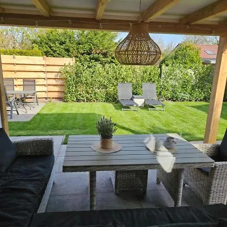 Holiday home Schotvanger Egmond aan den Hoef